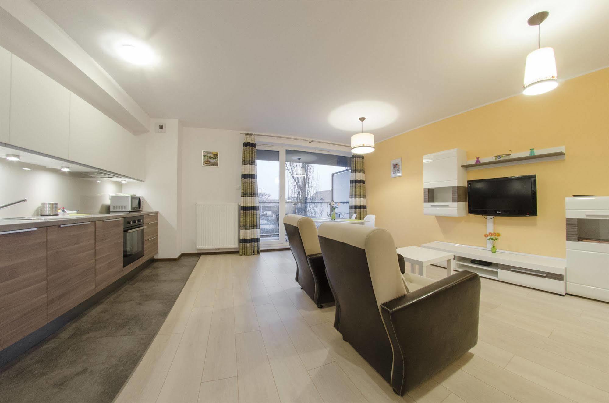 Dom & House - Apartments Chmielna Park กดัญสก์ ภายนอก รูปภาพ