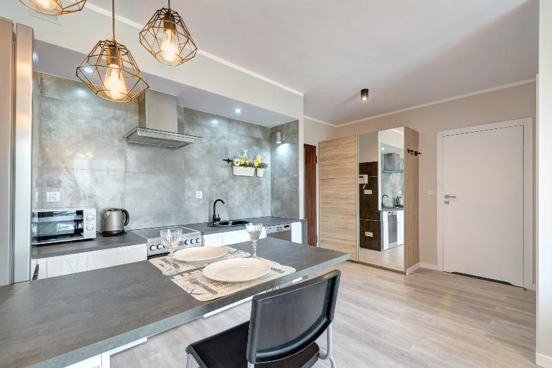 Dom & House - Apartments Chmielna Park กดัญสก์ ภายนอก รูปภาพ